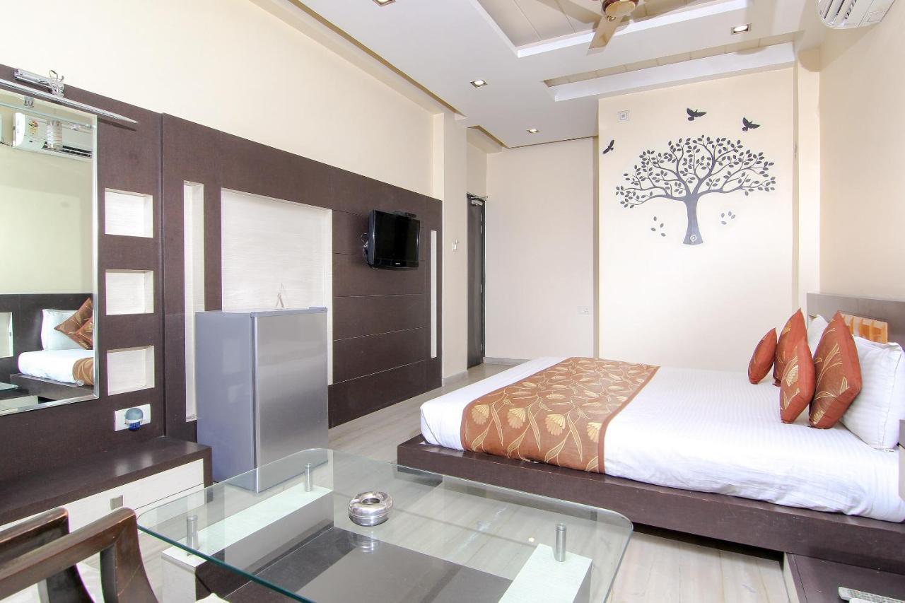 Hotel Sundaram Prayagraj Exterior photo